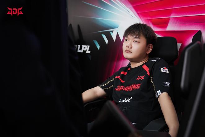 恭喜！45岁方力申勇夺世锦赛金牌